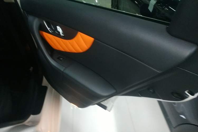 Used Infiniti FX 2013 FX37 Standard Edition Interior 6