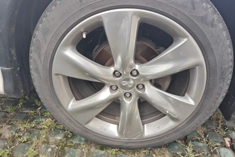 Used Infiniti FX 2013 FX37 Supreme Edition Right Front Wheel Hub