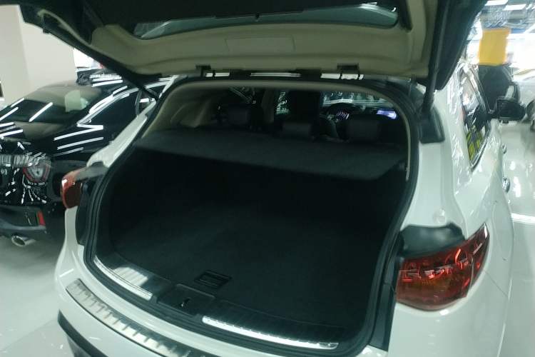 Used Infiniti FX 2013 FX37 Standard Edition Trunk