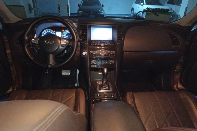 Used Infiniti FX 2013 FX37 Standard Upgrade Edition Center Console