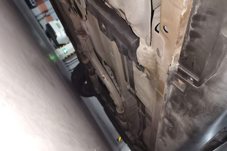 Used Infiniti FX 2013 FX37 Standard Edition Chassis Rear Right