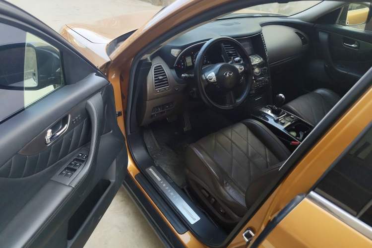 Used Infiniti FX 2013 FX37 Standard Upgrade Edition Driver Seat