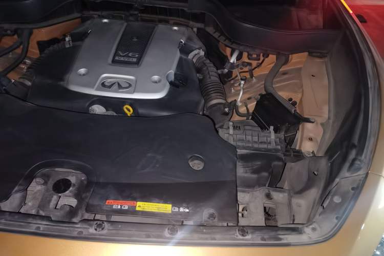 Used Infiniti FX 2013 FX37 Standard Edition Engine Bay Left