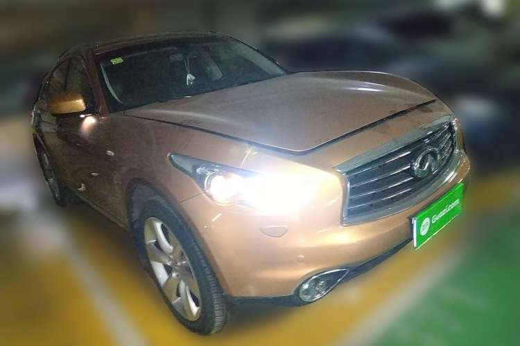 Used Infiniti FX 2013 FX37 Enhanced Upgrade Model Front Right 45 Deg