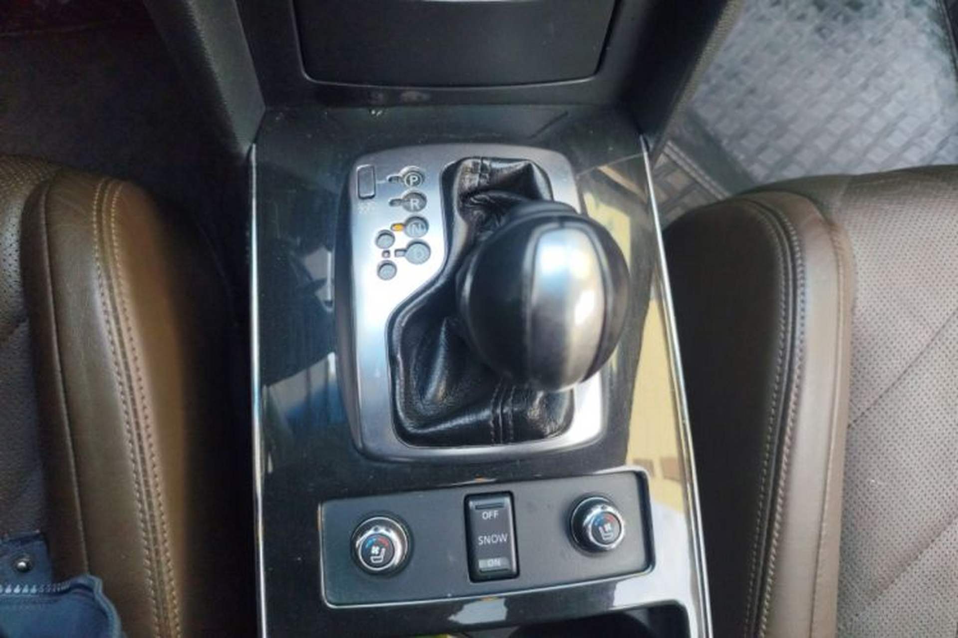 Used Infiniti FX 2013 FX37 Standard Upgrade Edition Gear Lever