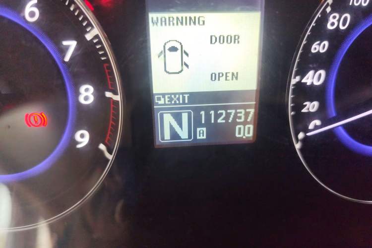 Used Infiniti FX 2013 FX37 Standard Upgrade Edition Odometer Close Up