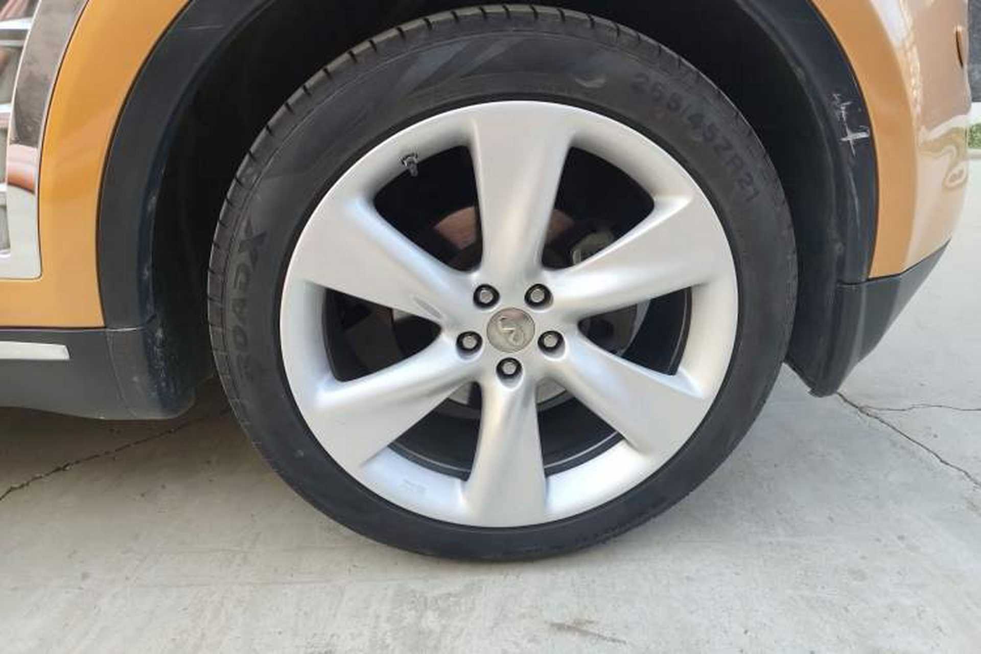 Used Infiniti FX 2013 FX37 Standard Upgrade Edition Right Front Wheel Hub