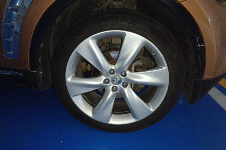 Used Infiniti FX 2013 FX37 Standard Upgrade Edition Right Front Wheel Hub