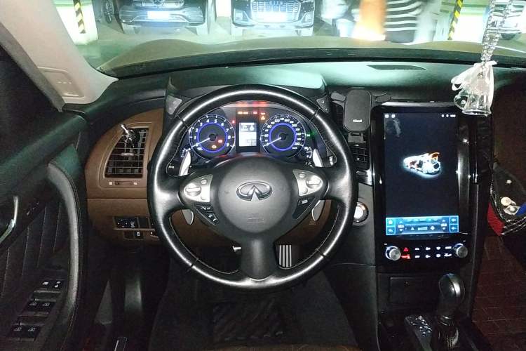 Used Infiniti FX 2013 FX37 Enhanced Upgrade Model Steering Wheel
