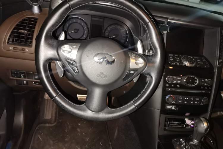 Used Infiniti FX 2013 FX37 Standard Edition Steering Wheel