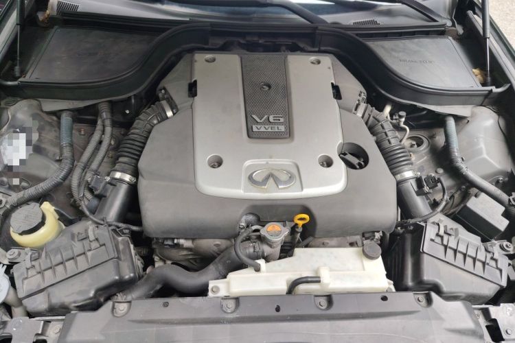 Used Infiniti G Series 2010 G37 Sedan Engine Bay