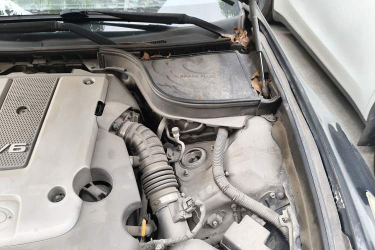 Used Infiniti G Series 2010 G25 Sedan Luxury Sport Edition Engine Bay Left