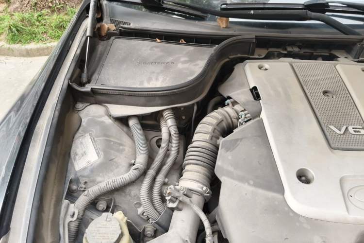 Used Infiniti G Series 2010 G25 Sedan Luxury Sport Edition Engine Bay Right