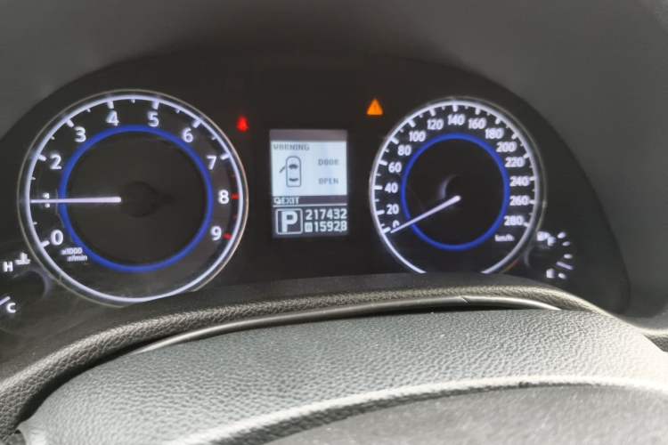 Used Infiniti G Series 2010 G25 Sedan Luxury Sport Edition Odometer Close Up