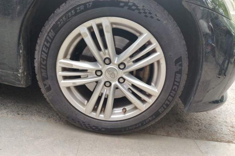 Used Infiniti G Series 2010 G37 Sedan Right Front Wheel Hub