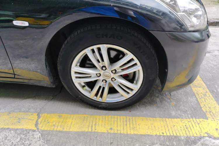 Used Infiniti G Series 2010 G25 Sedan Luxury Sport Edition Right Front Wheel Hub