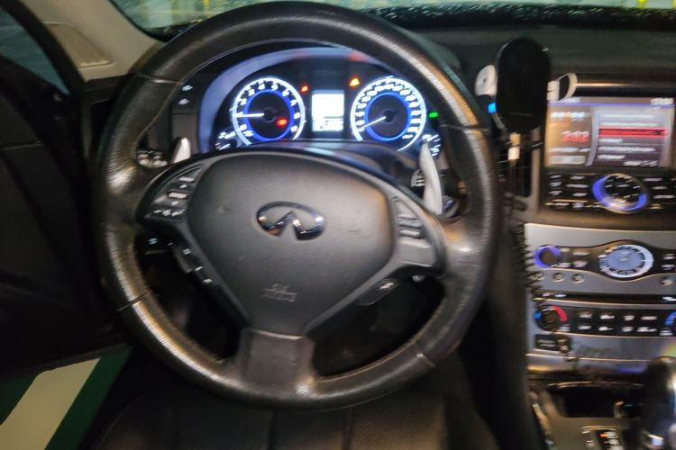 Used Infiniti G Series 2010 G25 Sedan Luxury Sport Edition Steering Wheel