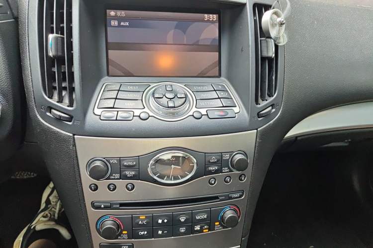 Used Infiniti G Series 2010 G25 Sedan Sport Edition Audio And AC Panel