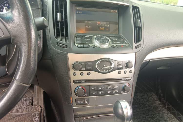 Used Infiniti G Series 2010 G25 Sedan Luxury Sport Edition Audio And AC Panel