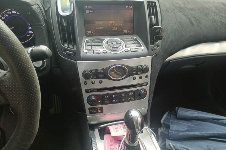 Used Infiniti G Series 2010 G37 Coupe Convertible Alloy Edition Audio And AC Panel