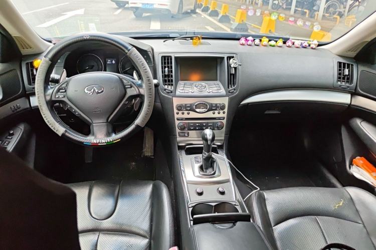 Used Infiniti G Series 2010 G25 Sedan Sport Edition Center Console