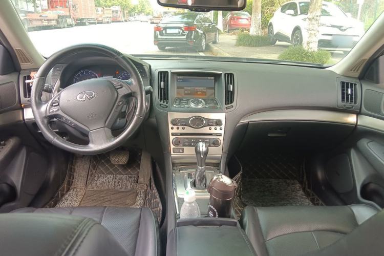 Used Infiniti G Series 2010 G25 Sedan Luxury Sport Edition Center Console