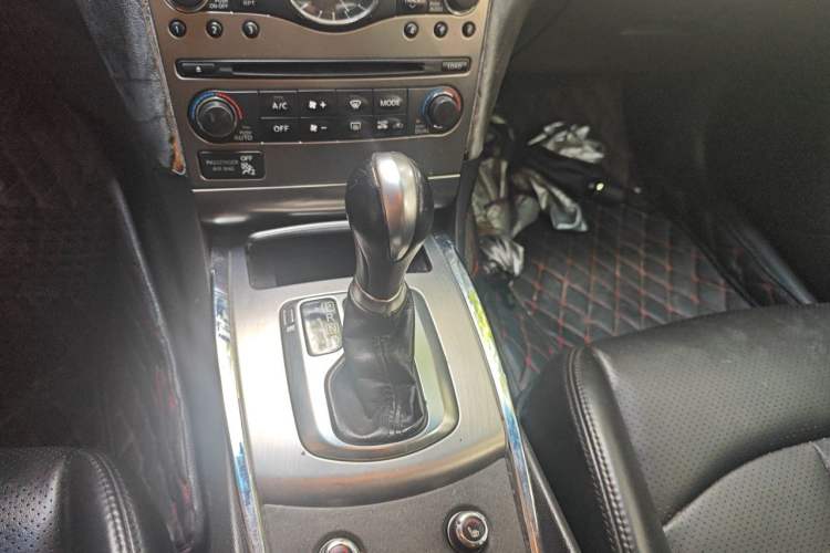Used Infiniti G Series 2010 G25 Sedan Luxury Sport Edition Gear Lever