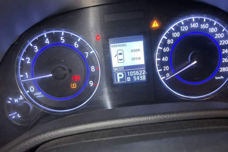 Used Infiniti G Series 2010 G37 Coupe Convertible Rosewood Edition Instrument Cluster