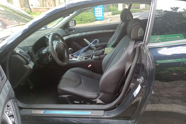 Used Infiniti G Series 2010 G37 Coupe Convertible Alloy Edition Left Front Seat
