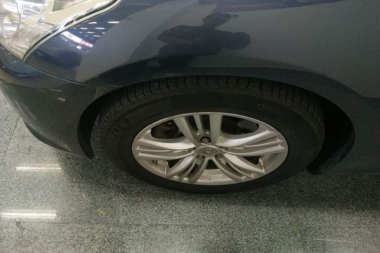Used Infiniti G Series 2010 G25 Sedan Luxury Sport Edition Left Front Wheel Hub