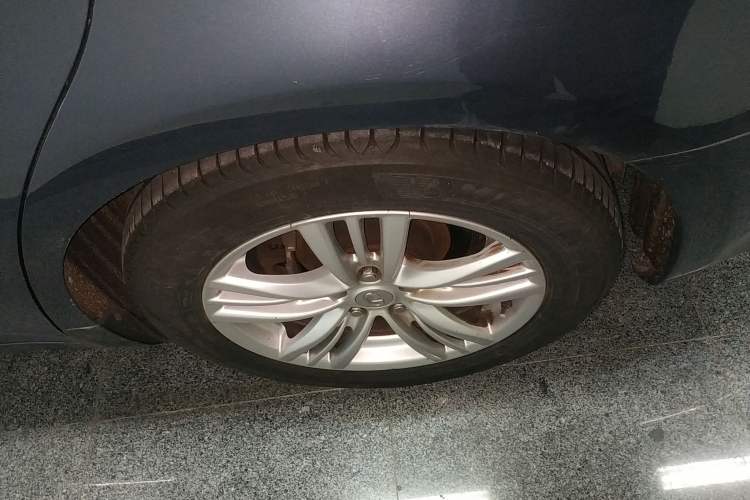 Used Infiniti G Series 2010 G25 Sedan Luxury Sport Edition Left Rear Wheel Hub