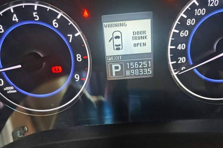 Used Infiniti G Series 2010 G25 Sedan Luxury Sport Edition Odometer Close Up