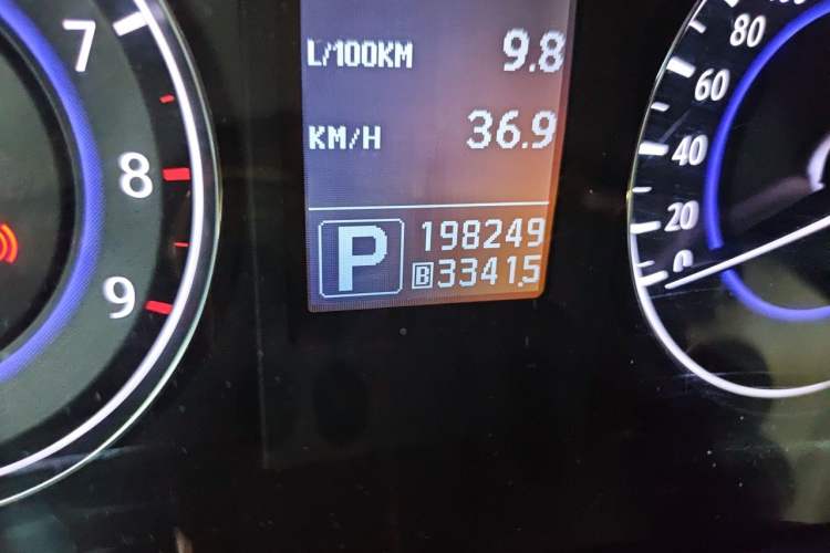 Used Infiniti G Series 2010 G25 Sedan Sport Edition Odometer Close Up