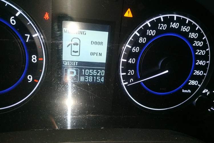 Used Infiniti G Series 2010 G25 Sedan Luxury Sport Edition Odometer Close Up
