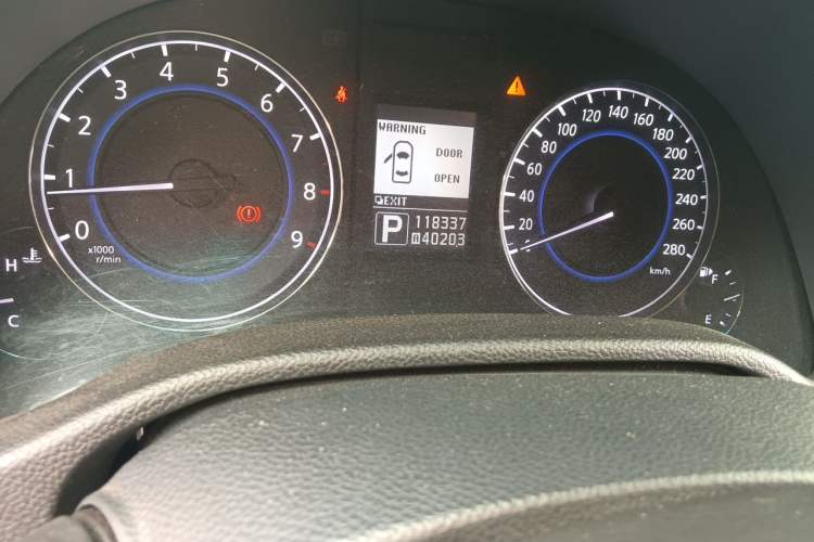 Used Infiniti G Series 2010 G25 Sedan Luxury Sport Edition Odometer Close Up