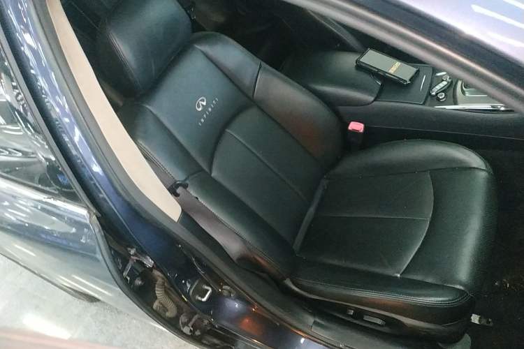 Used Infiniti G Series 2010 G25 Sedan Luxury Sport Edition Right Front Seat