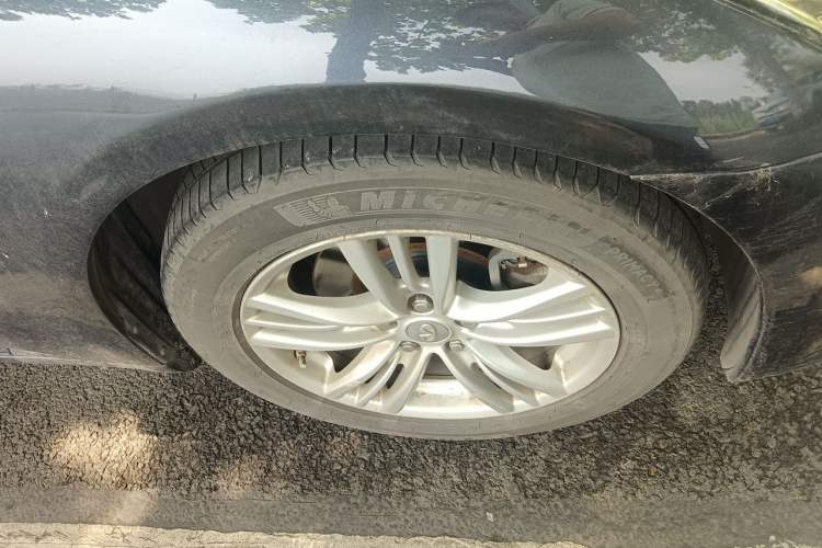 Used Infiniti G Series 2010 G25 Sedan Luxury Sport Edition Right Front Wheel Hub