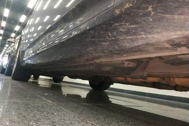 Used Infiniti G Series 2010 G25 Sedan Luxury Sport Edition Right Side Sill