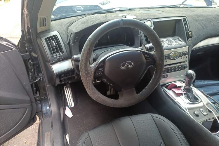 Used Infiniti G Series 2010 G37 Coupe Convertible Alloy Edition Steering Wheel