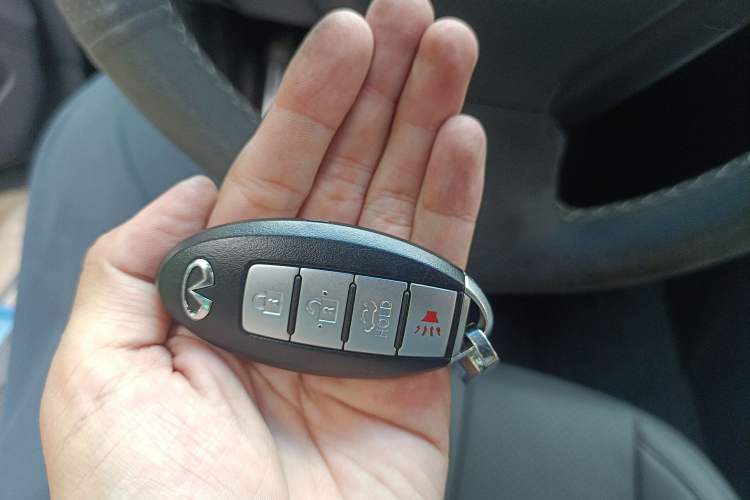 Used Infiniti G Series 2010 G37 Coupe Convertible Alloy Edition Vehicle Key