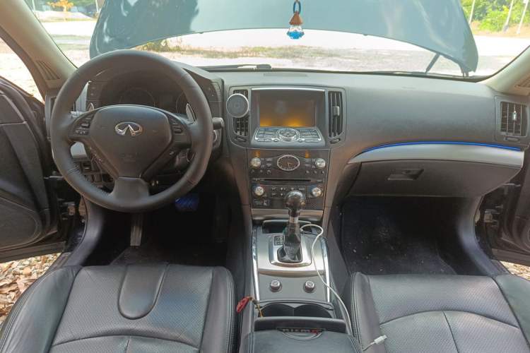 Used Infiniti G Series 2010 G37 Sedan Center Console