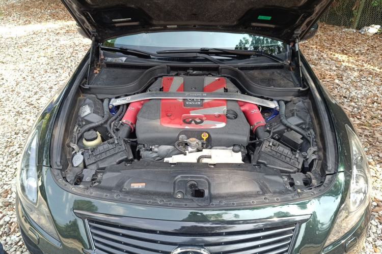 Used Infiniti G Series 2010 G37 Sedan Engine Bay