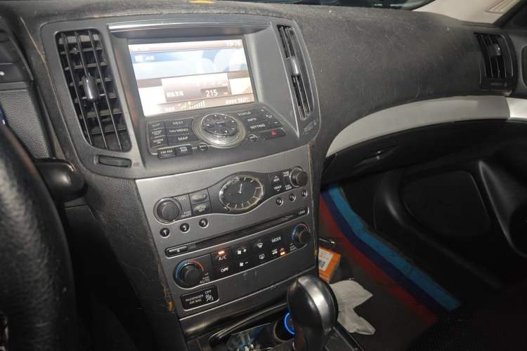 Used Infiniti G Series 2010 G25 Sedan Sport Edition Audio And AC Panel