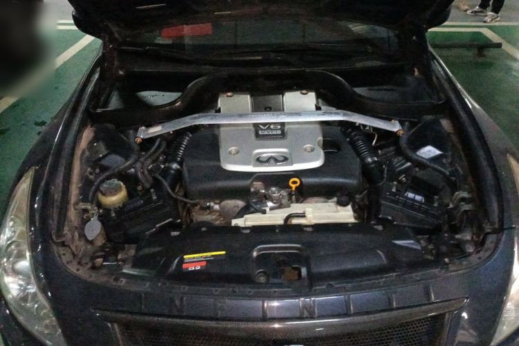 Used Infiniti G Series 2010 G37 Sedan Engine Bay