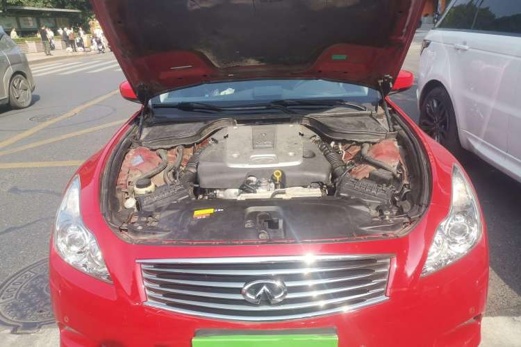 Used Infiniti G Series 2010 G37 Coupe Convertible Alloy Edition Engine Bay