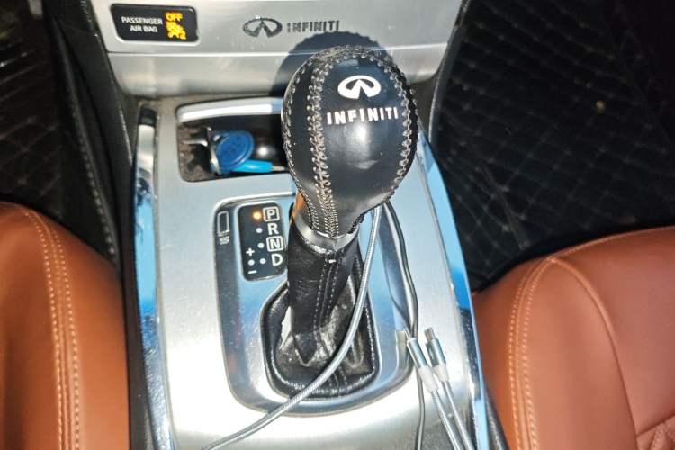 Used Infiniti G Series 2010 G37 Coupe Convertible Alloy Edition Gear Lever