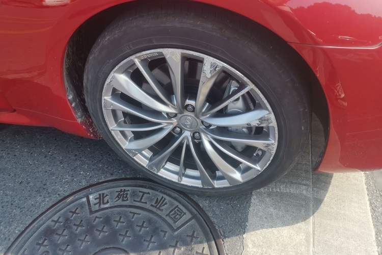 Used Infiniti G Series 2010 G37 Coupe Convertible Alloy Edition Right Front Wheel Hub