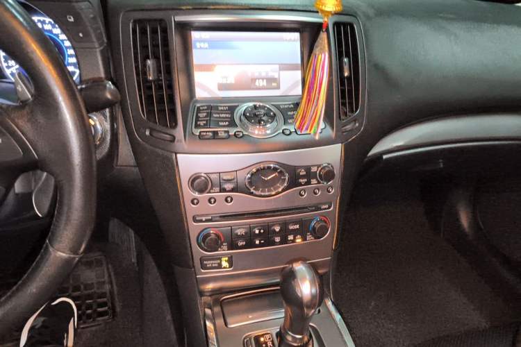 Used Infiniti G Series 2010 G25 Sedan Luxury Sport Edition Audio And AC Panel
