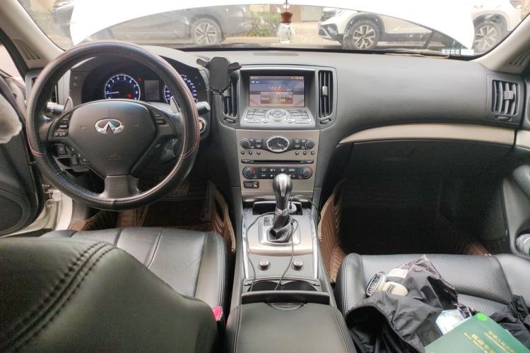 Used Infiniti G Series 2010 G25 Sedan Sport Edition Center Console