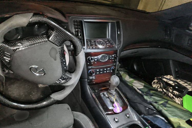 Used Infiniti G Series 2010 G37 Coupe Center Console